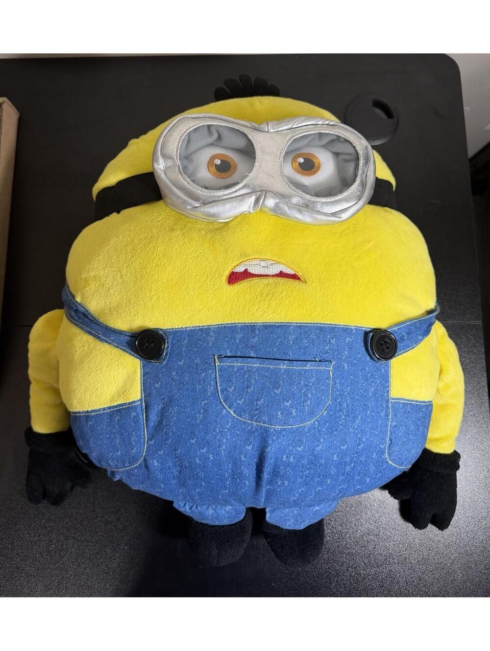 Despicable ME Minions The Rise of Gru Pillow 14" X 12" Plush
